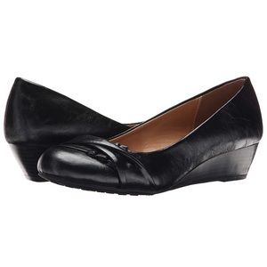 CL by Chinese Laundry Wedge Pump